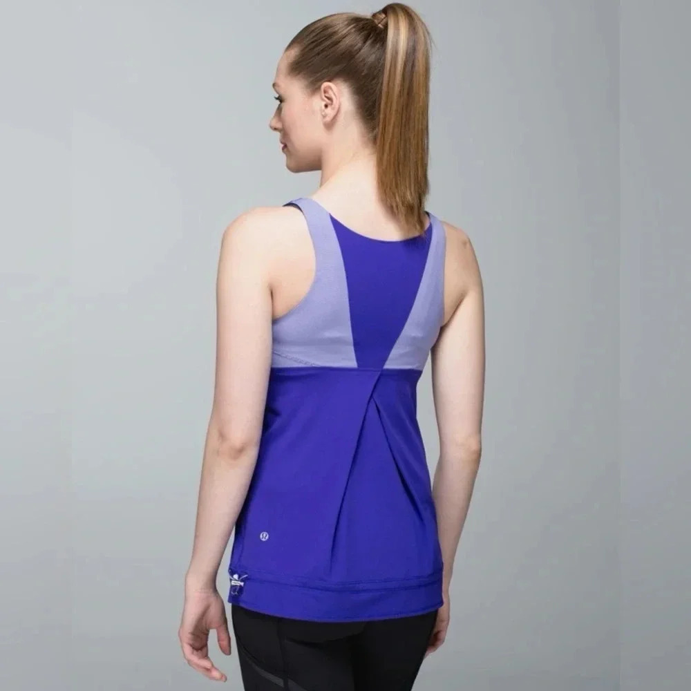 Lululemon Run: Ta Ta Topper Size 6 - image 2